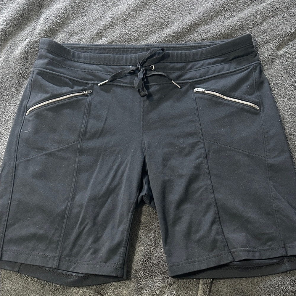Athleta Women's Black Athletic Shorts with Zippered Pockets